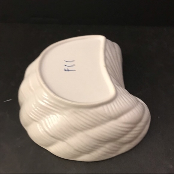 White FCC Finn Cavling Clausen shell bowl - Picture 8 of 11